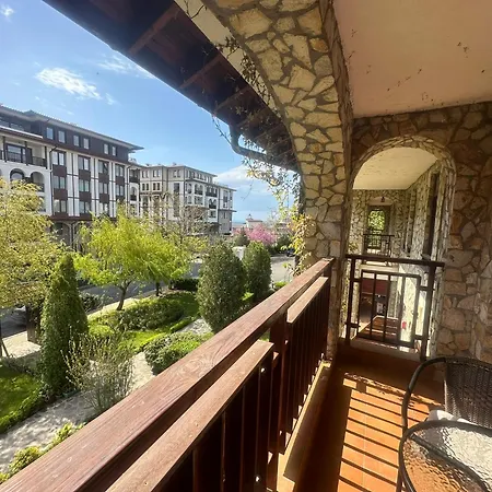 Apartment домелреал етъра 3